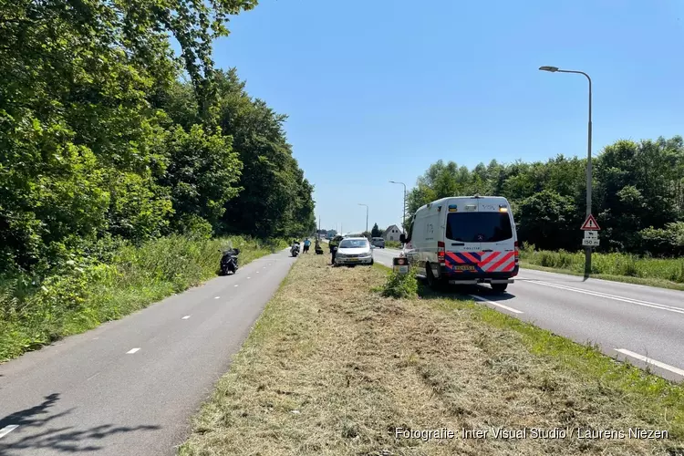 Ongeluk tussen auto en motor in Aalsmeer