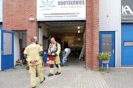 Brandweer onderzoekt pand in Aalsmeer vanwege 'vreemde lucht'