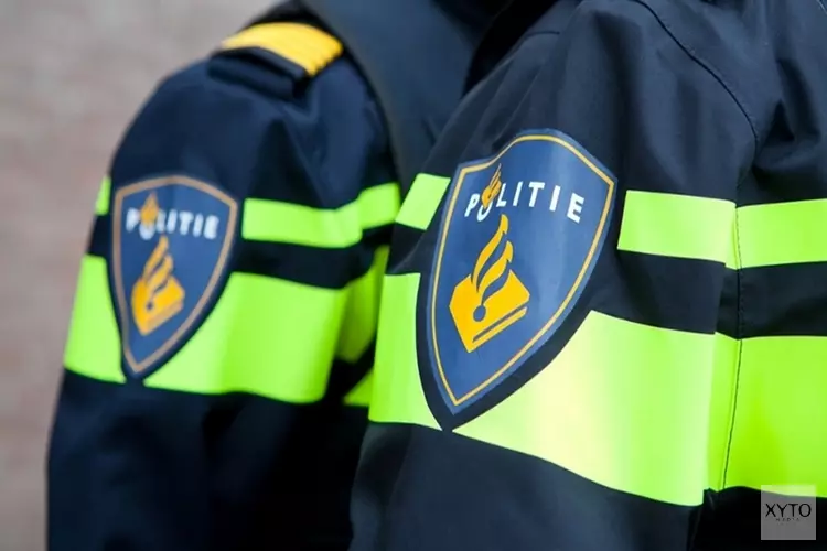 Hillegommer met geweld van telefoon beroofd