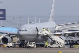 Vliegtuig met 180 evacuees uit Kabul geland op Schiphol