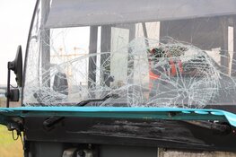 Pendelbusje in botsing met lijnbus