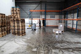 Schade bij bedrijven na nachtelijke brand Aalsmeer goed zichtbaar