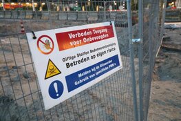 Bouwwerkzaamheden op Van Cleeffkade in Aalsmeer stilgelegd vanwege verontreinigde grond