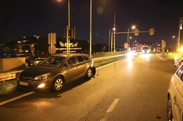 Auto&#39;s botsen bij Schiphol-Rijk, persoon naar ziekenhuis gebracht