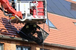 Brand, vermoedelijk veroorzaakt door zonnepanelen, in woning Hoofddorp