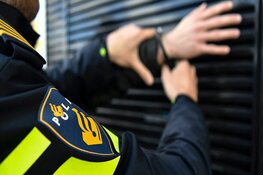 Nep-postbezorgers op heterdaad betrapt en aangehouden