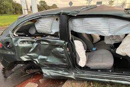 Persoon gewond geraakt bij botsing tussen vrachtwagen en auto in Vijfhuizen