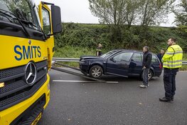 Weer ongeval in beruchte bocht van A205 bij Zwanenburg