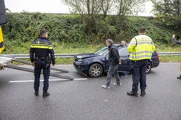 Weer ongeval in beruchte bocht van A205 bij Zwanenburg