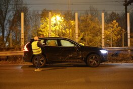 Motorrijder aangereden, veroorzaker crasht 15 km verder bij Amsterdam