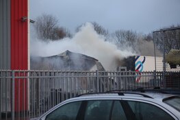 Grote brand in autosloperij in Vijfhuizen