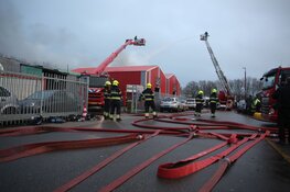 Grote brand in autosloperij in Vijfhuizen
