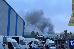 Grote brand in autosloperij in Vijfhuizen