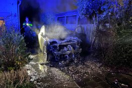 Auto door brand verwoest in Zwanenburg