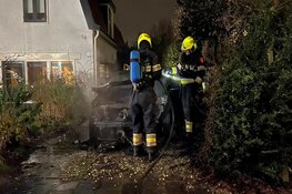 Auto door brand verwoest in Zwanenburg
