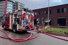 Brand bij bedrijfspand op Schiphol