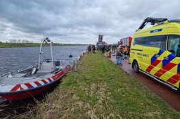 Hulpdiensten groots uitgerukt voor  gedumpte auto onderdelen in Ringvaart