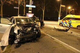 Gewonde en veel schade bij ongeluk Hoofddorp