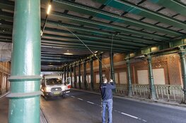 Treinverkeer tussen Haarlem en Amsterdam tijdelijk stilgelegd door beschadigd spoorviaduct
