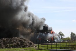 Zeer grote brand op bedrijventerrein in Cruquius