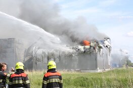 Zeer grote brand op bedrijventerrein in Cruquius