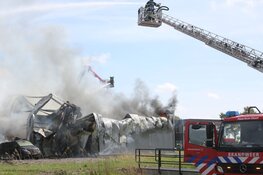 Zeer grote brand op bedrijventerrein in Cruquius