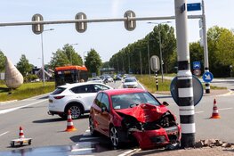 Automobilist met spoed naar ziekenhuis na ongeluk in Zwaanshoek