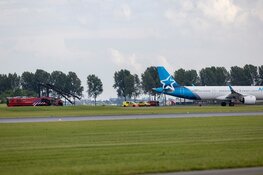 Hulpdiensten op Schiphol in actie voor vliegtuig met te warme remmen
