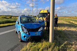 Auto te water en veel schade na ongeval in Nieuw Vennep
