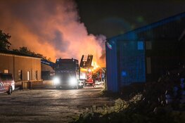 Grote hooistapel in brand in Nieuw-Vennep