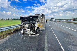 Gezin ontsnapt aan brand in bestelbus op A9 bij Spaarndam
