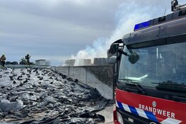Brand bij boeren bedrijf in Hillegom