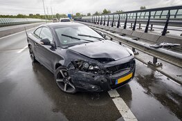 Auto gecrasht op de Drie Merenweg (N205) bij de Cruquius