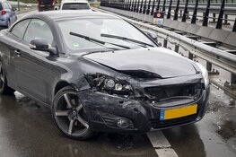 Auto gecrasht op de Drie Merenweg (N205) bij de Cruquius