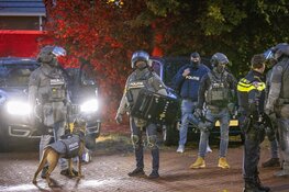Vier aanhoudingen bij politieactie in Hoofddorp na melding van vuurwapenbezit