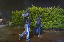 Vier aanhoudingen bij politieactie in Hoofddorp na melding van vuurwapenbezit