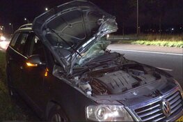 Automobilist door het oog van de naald bij botsing in Nieuw-Vennep