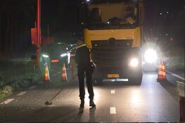 Automobilist door het oog van de naald bij botsing in Nieuw-Vennep