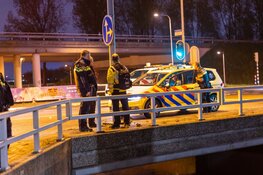 Auto te water in Hoofddorp, één gewonde