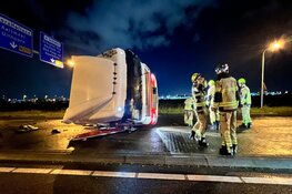 Ravage in Oude Meer, vrachtwagen crasht