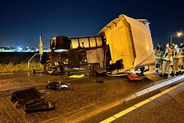 Ravage in Oude Meer, vrachtwagen crasht