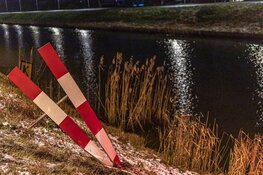 Twee auto's te water door gladheid in Haarlemmermeer