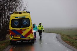 Auto te water in Haarlemmerliede, bestuurder ongedeerd