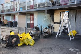 Brand bij flat in Uithoorn, politie onderzoekt mogelijke brandstichting