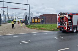 Brandweer paraat bij Liander in Vijfhuizen