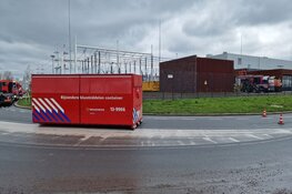 Brandweer paraat bij Liander in Vijfhuizen