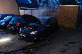Auto door brand verwoest in Hoofddorp