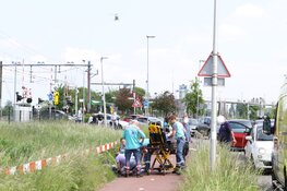 Fietser ernstig gewond aangetroffen op fietspad Halfweg