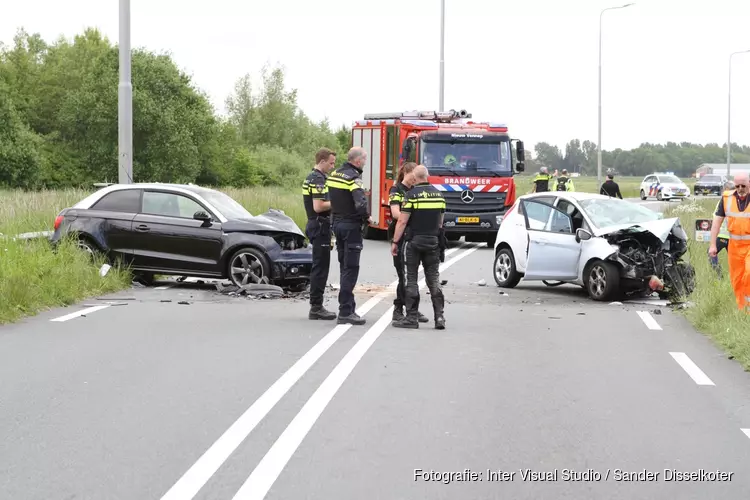Ernstige frontale aanrijding in Hoofddorp