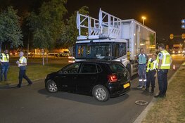 Personenwagen in botsing met vrachtwagen op Schiphol